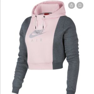 Cropped Nike sweatshirt